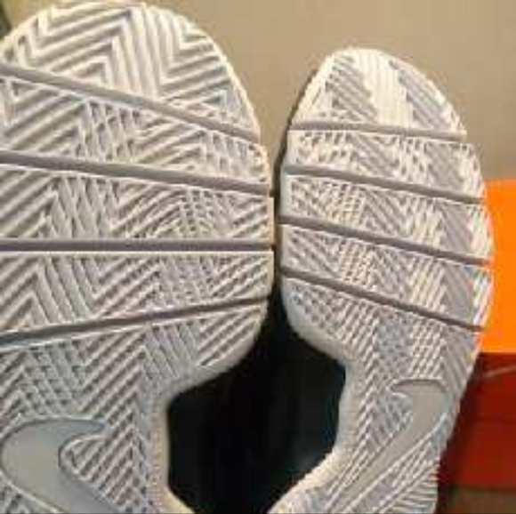 Kids Nike Sneakers - Picture 5 of 5